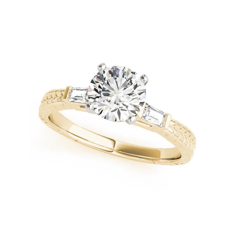 Taille ronde GIA 1.51ct Round Engraved Three-Stone Baguette 18K Yellow Gold Diamond Ring (bague à diamant en or jaune de 1,51ct) en vente