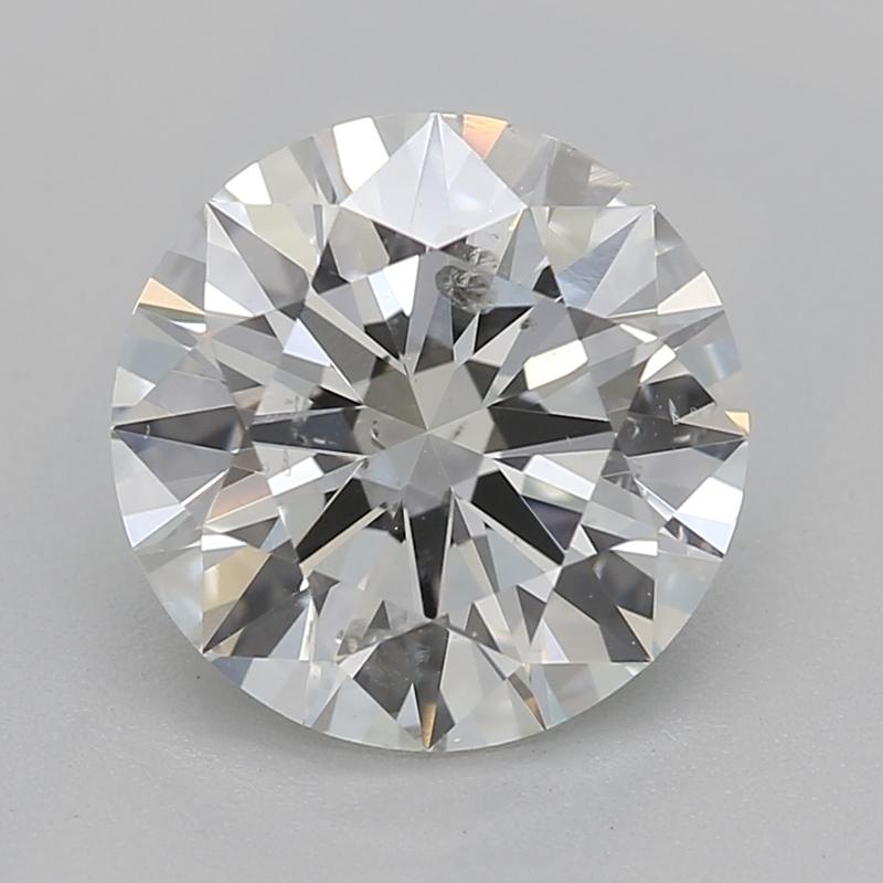 Prova un'eleganza senza tempo con questo splendido anello con diamante, caratterizzato da un affascinante diamante rotondo del peso di 1,51. Classificata I e SI2, questa squisita pietra presenta un notevole scintillio che la rende un fulcro