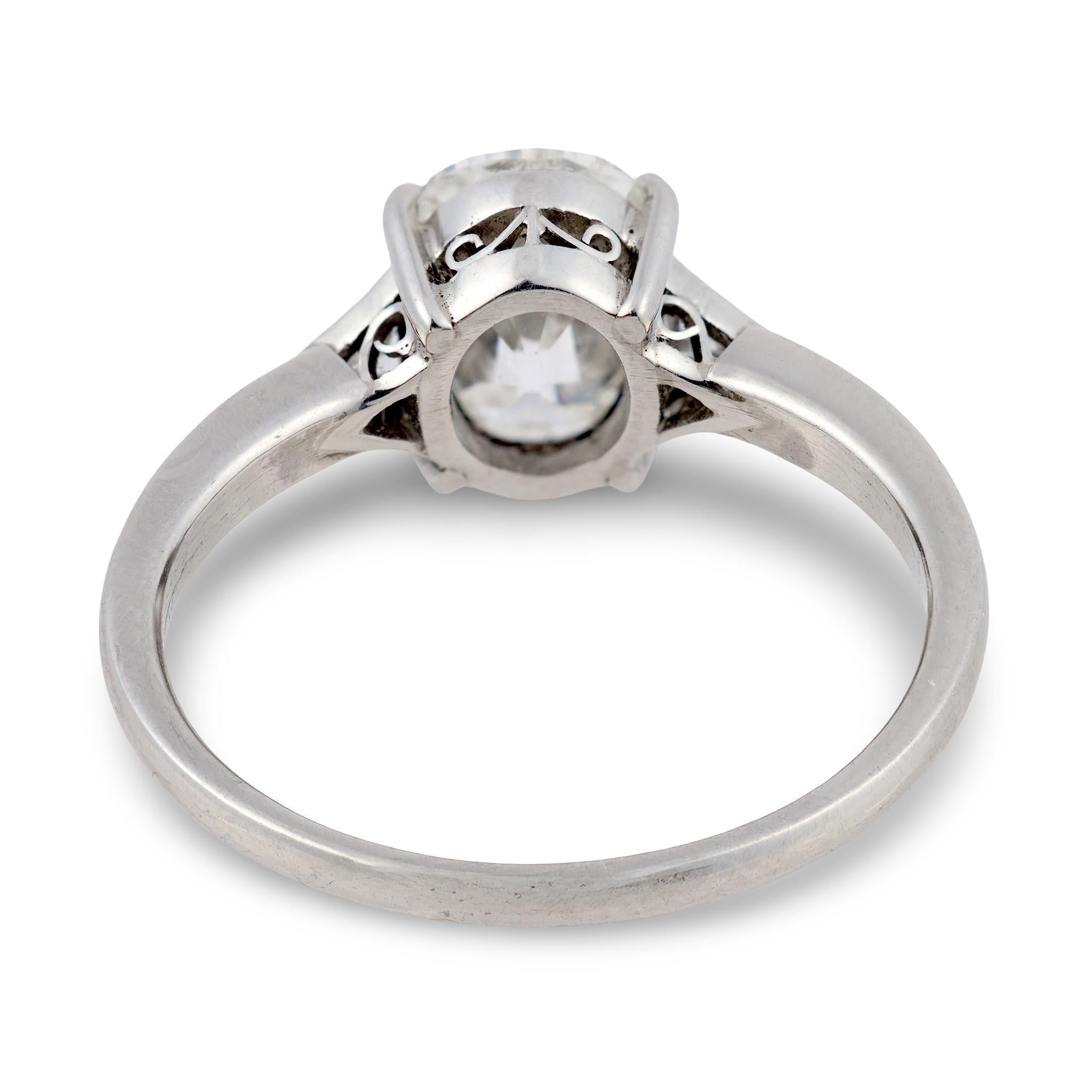 Bague de fiançailles en platine avec un diamant coussin de 1,52 carat de taille brillante GIA Pour femmes en vente