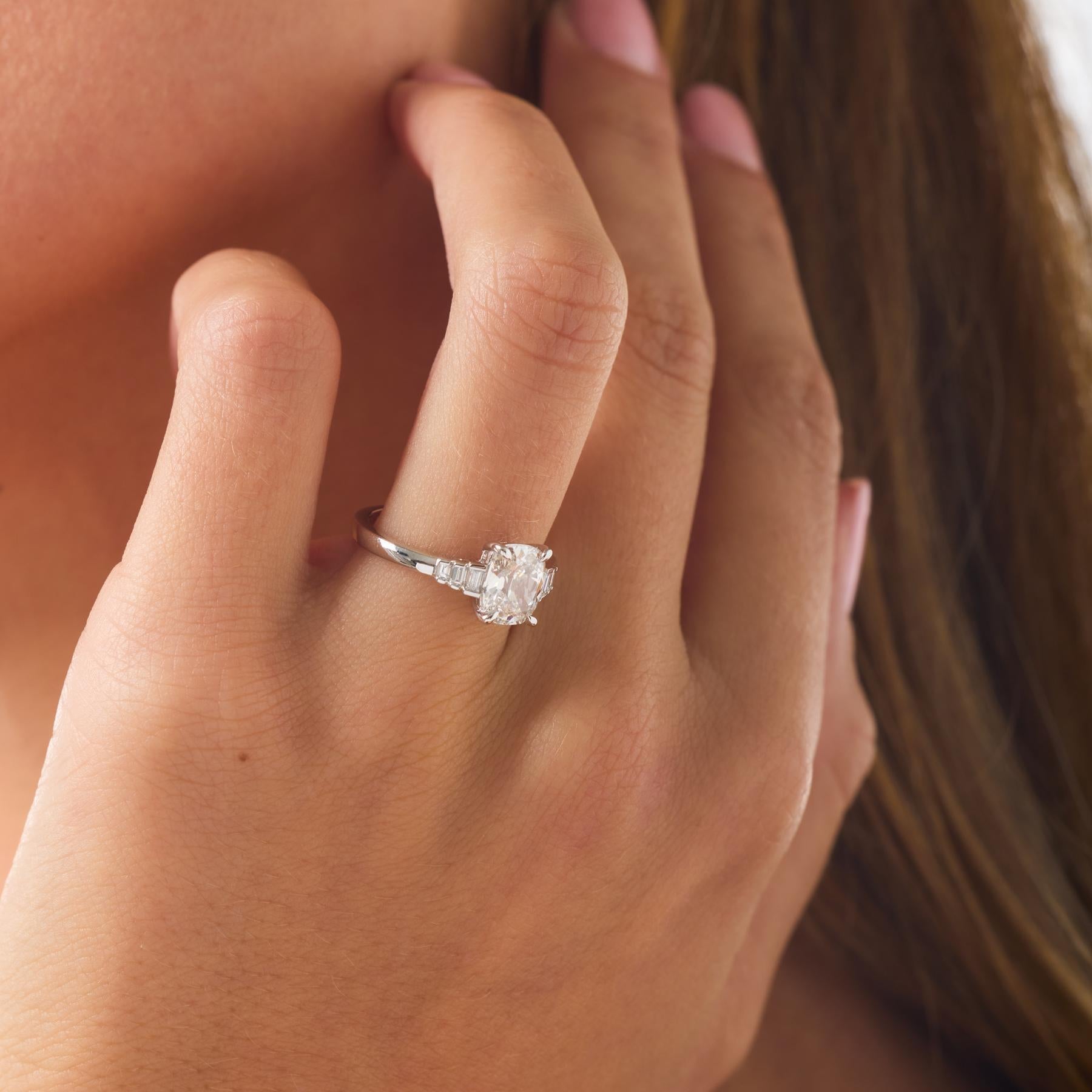 Taille vieille mine Bague de fiançailles en or blanc 18k GIA 1,52 carat diamant taille mine ancienne en vente