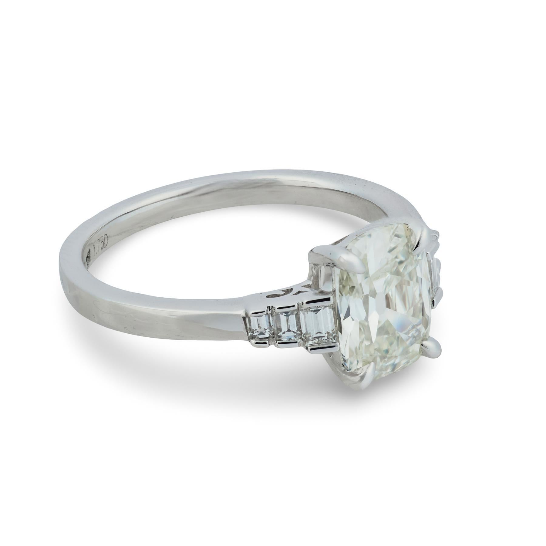 GIA 1,52 Karat Diamant mit altem Minenschliff 18k Weißgold Verlobungsring im Zustand „Gut“ im Angebot in Beverly Hills, CA