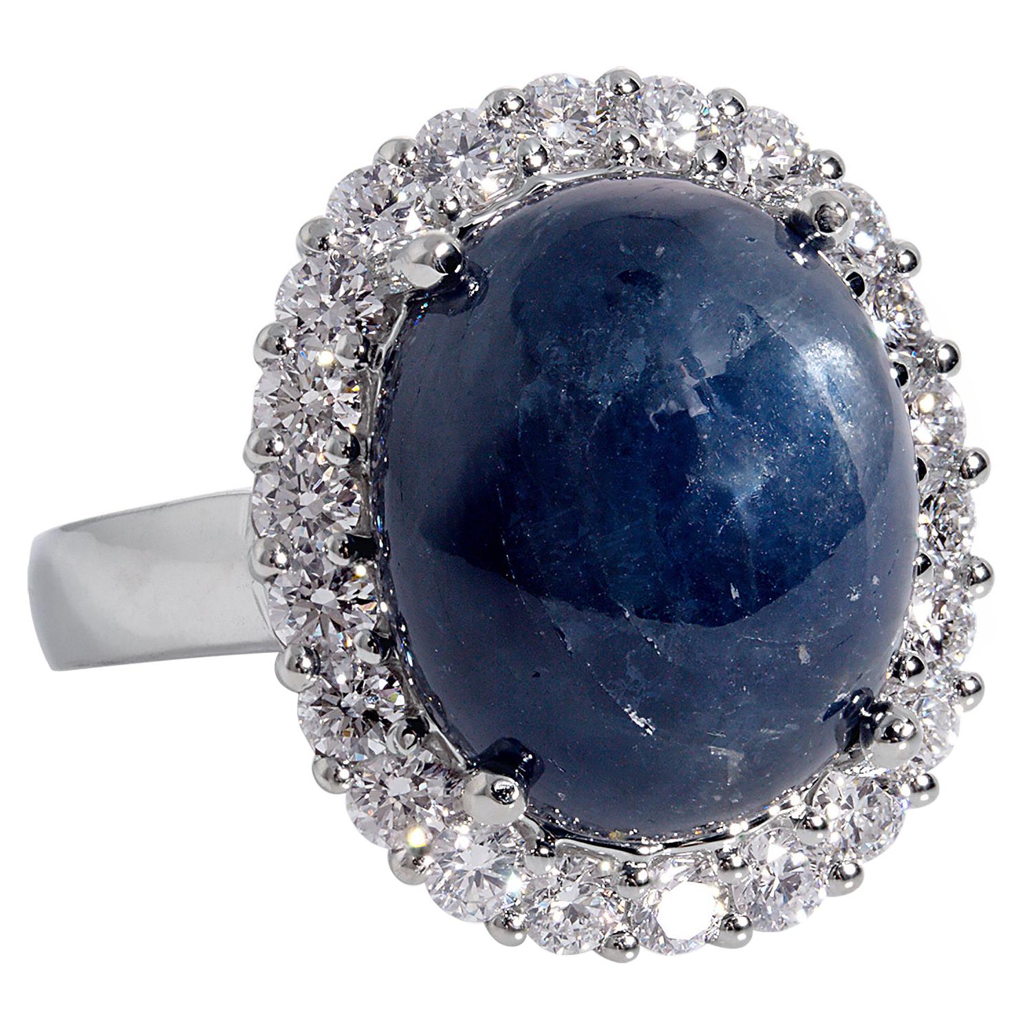 Bague en or 14 carats avec cabochon de saphir bleu de 15,27 carats et grappe de diamants, certifiée GIA