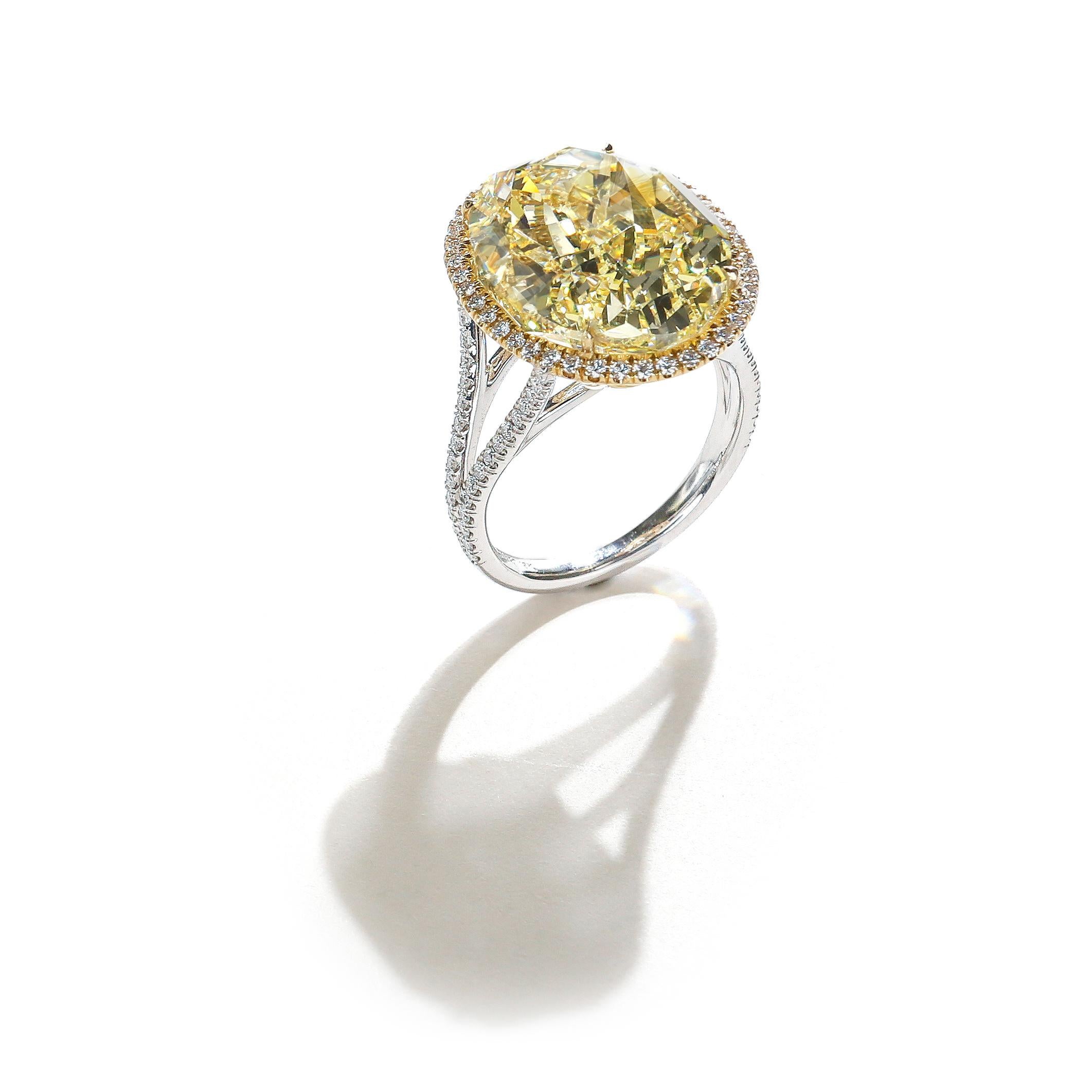 GIA Bague en platine et or 18 carats avec diamant ovale de 15,29 carats de couleur jaune fantaisie VS1 en vente 5