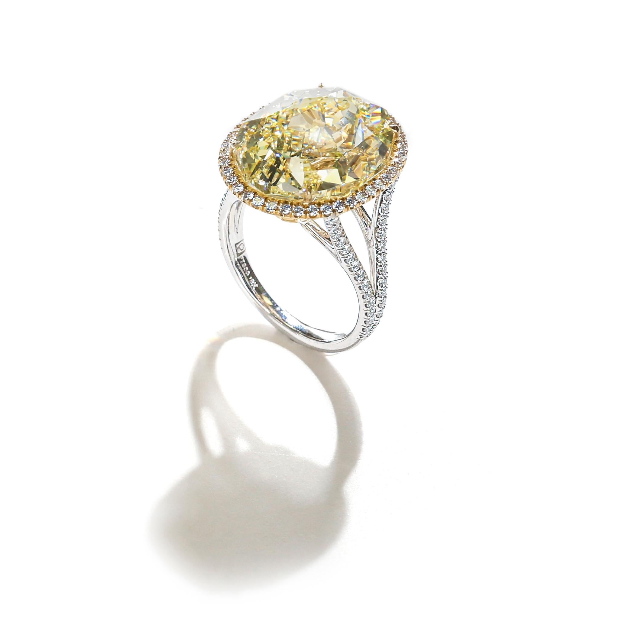 GIA Bague en platine et or 18 carats avec diamant ovale de 15,29 carats de couleur jaune fantaisie VS1 en vente 4
