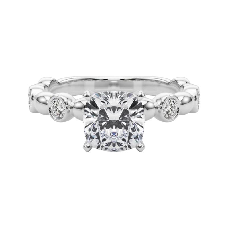 GIA 1.52 ct Pietra laterale a cuscino Fascia con castone Solitario Anello di diamanti in oro bianco