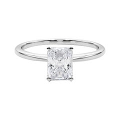 GIA Anillo de diamantes de oro blanco de 18 quilates con solitario engastado y banda delgada radiante de 1,52 ct