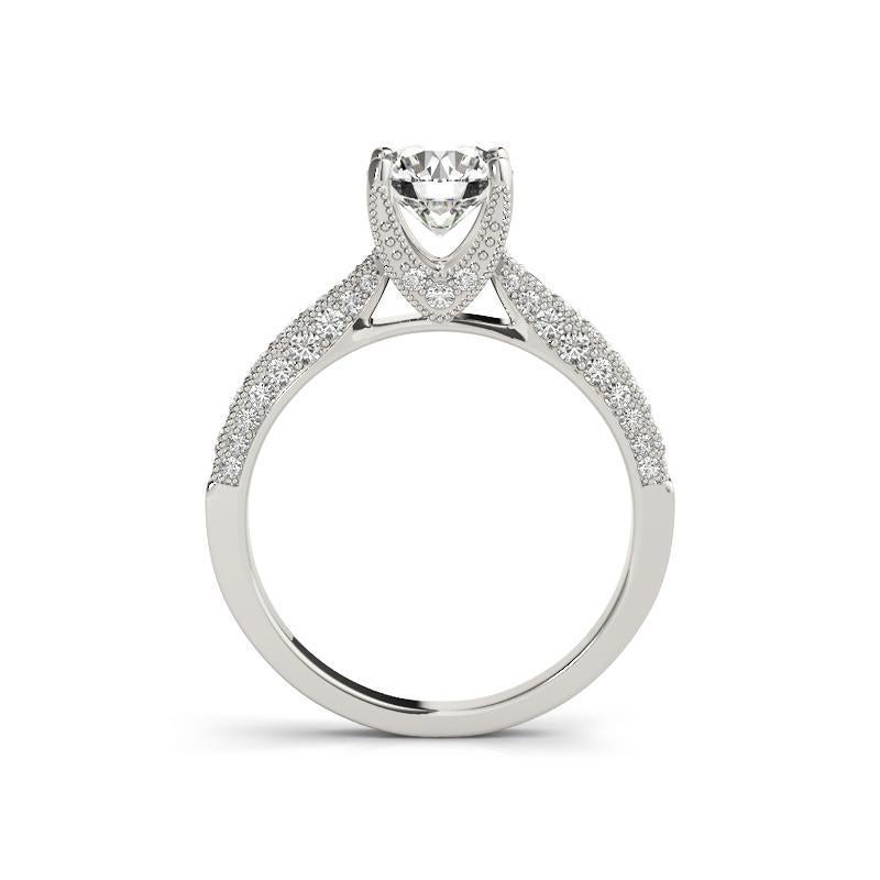 GIA 1,52ct Solitario rotondo e Pave Chevron Set Anello con diamanti in oro bianco 18K In condizioni Nuovo in vendita a New York, NY