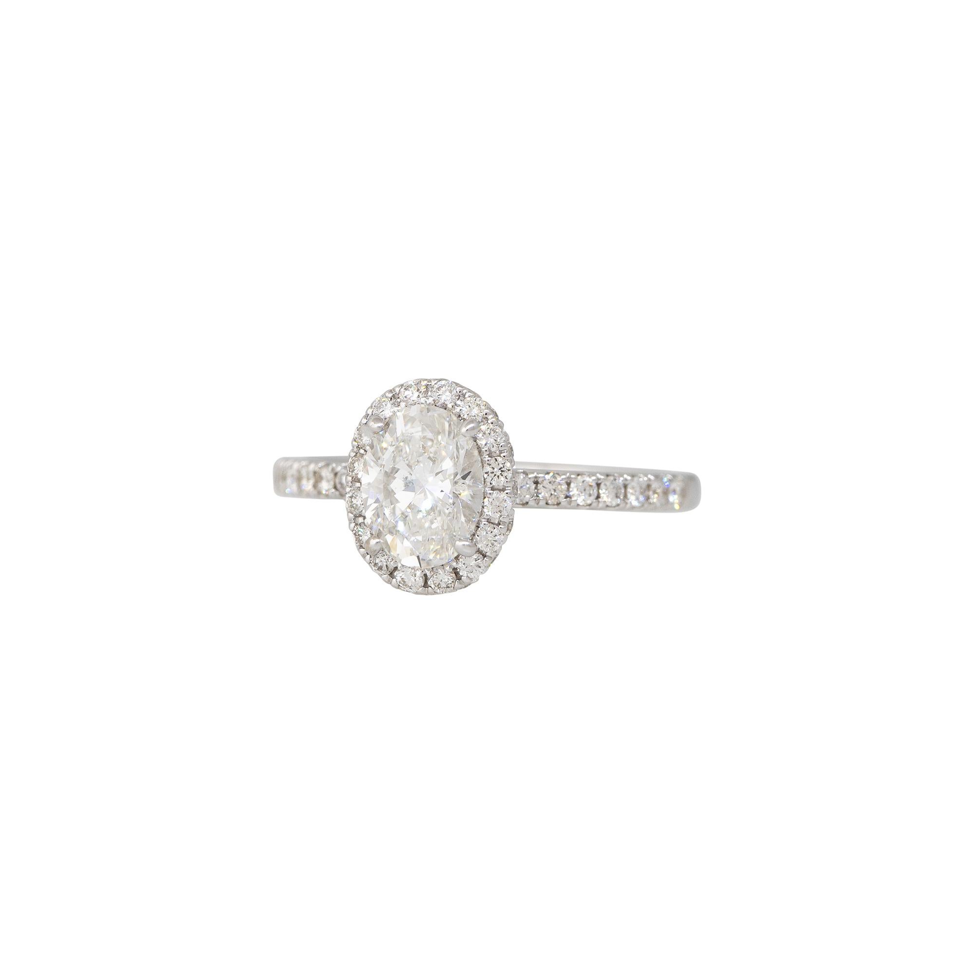 GIA 1,54 Karat Ovalschliff Diamant-Halo-Verlobungsring 18 Karat auf Lager (Moderne) im Angebot