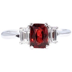 Bague vintage à 3 pierres en spinelle rouge orangé naturel non chauffé 1,55 carat et diamants, certifiée GIA