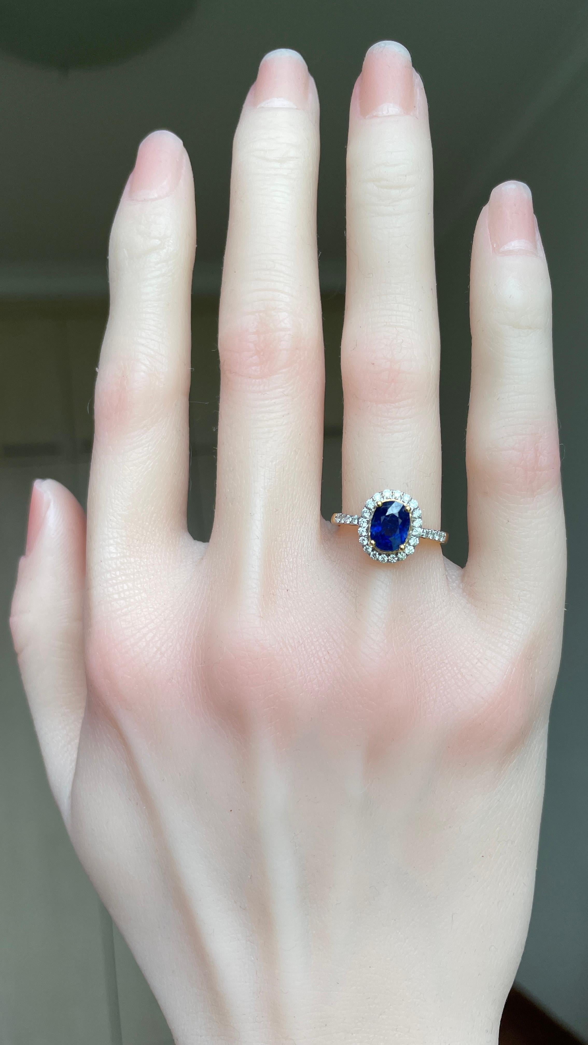 GIA Anello con zaffiro blu senza calore da 1,55 carati e diamanti naturali in vendita 4