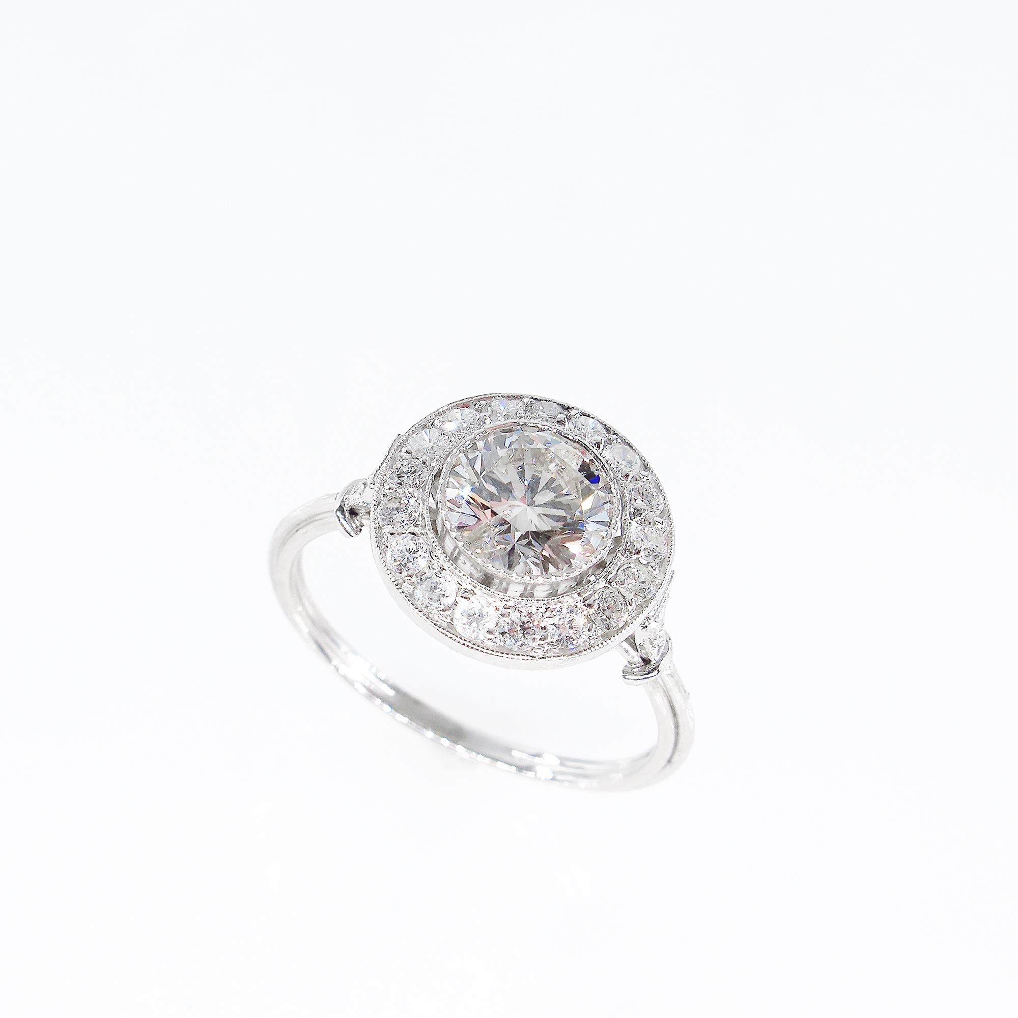 GIA 1.57 Carat Round Diamond Halo Engagement Wedding Platinum Ring In Good Condition In New York, NY