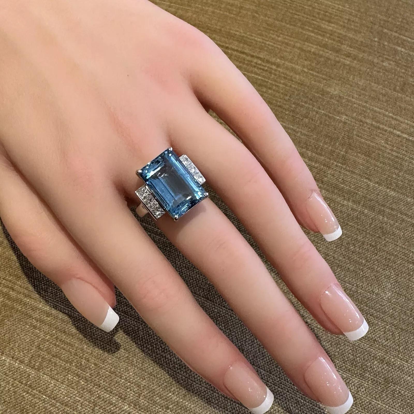 Platinring mit GIA 15,70 Karat Aquamarin und Diamant (Smaragdschliff) im Angebot