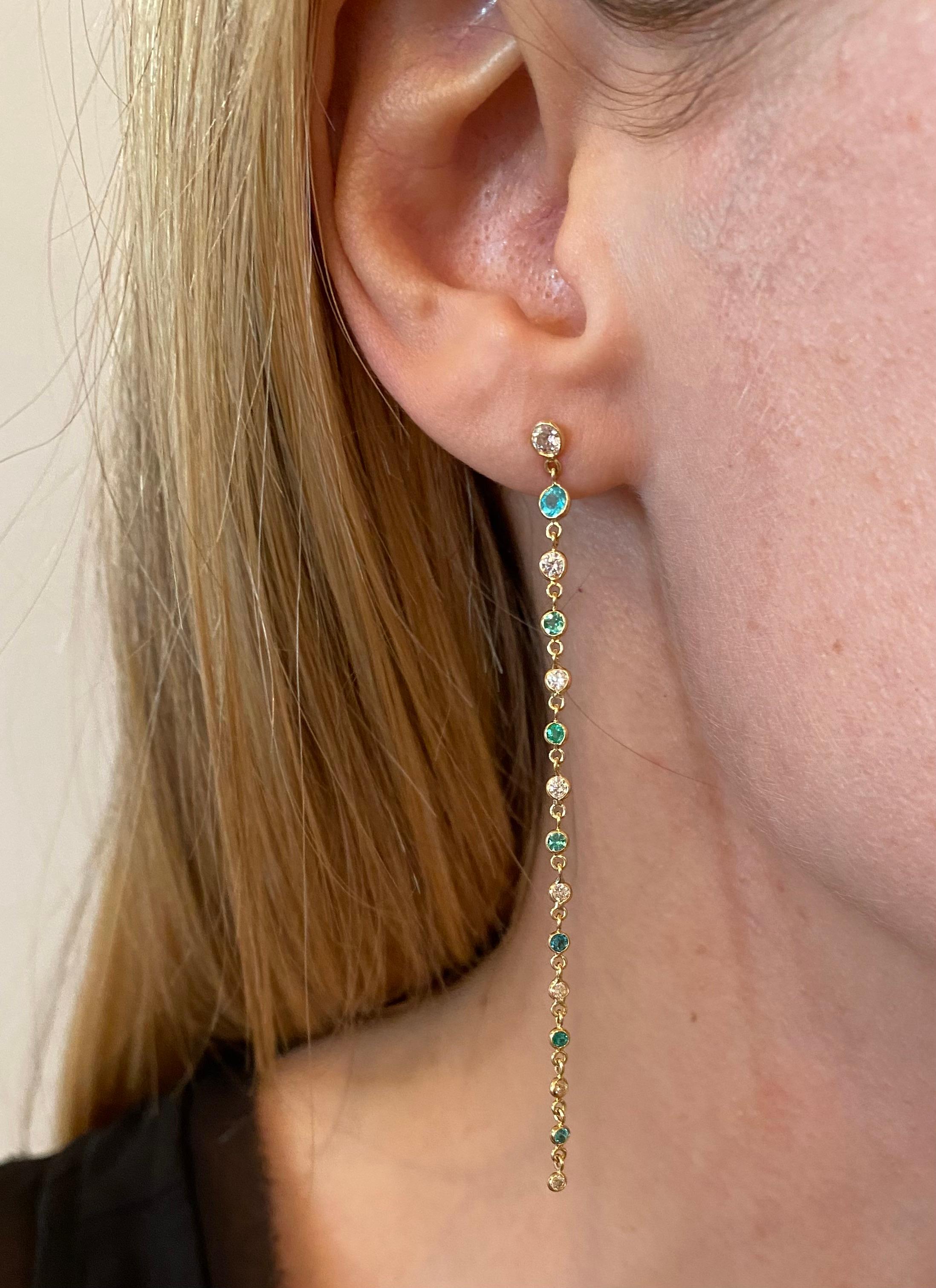 Moderne Boucles d'oreilles graduées en or 18 carats avec diamants et paraiba brésilien de 1,575 carat certifié GIA YG en vente