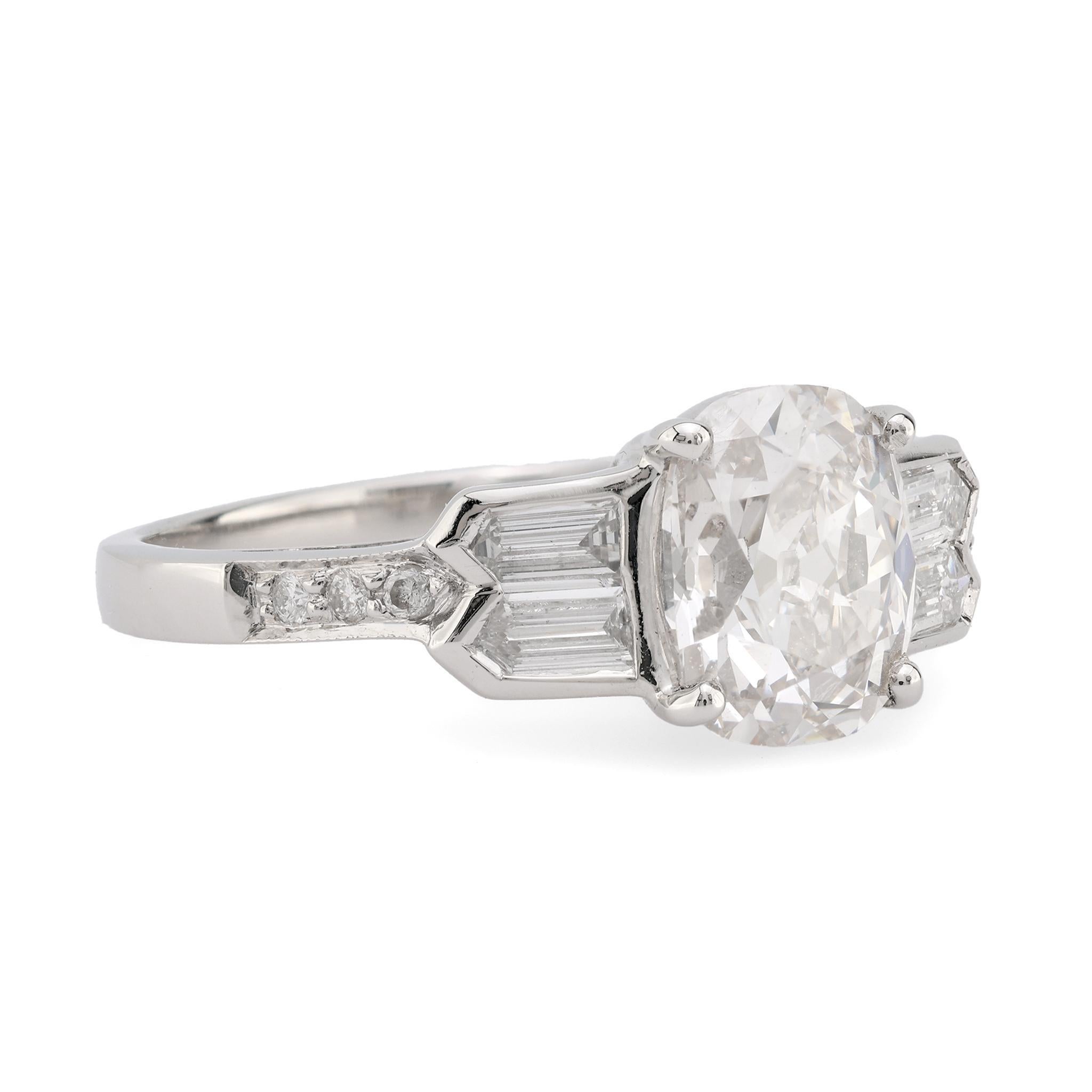 Modern GIA 1.58 Carat Old Mine Diamond Platinum Engagement Ring For Sale