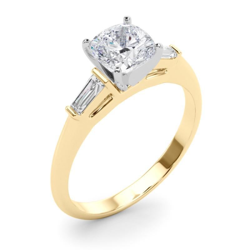 Donna GIA Anello con diamante a tre pietre a cuscino e baguette affusolata in oro giallo 18 carati da 1,5 carati in vendita