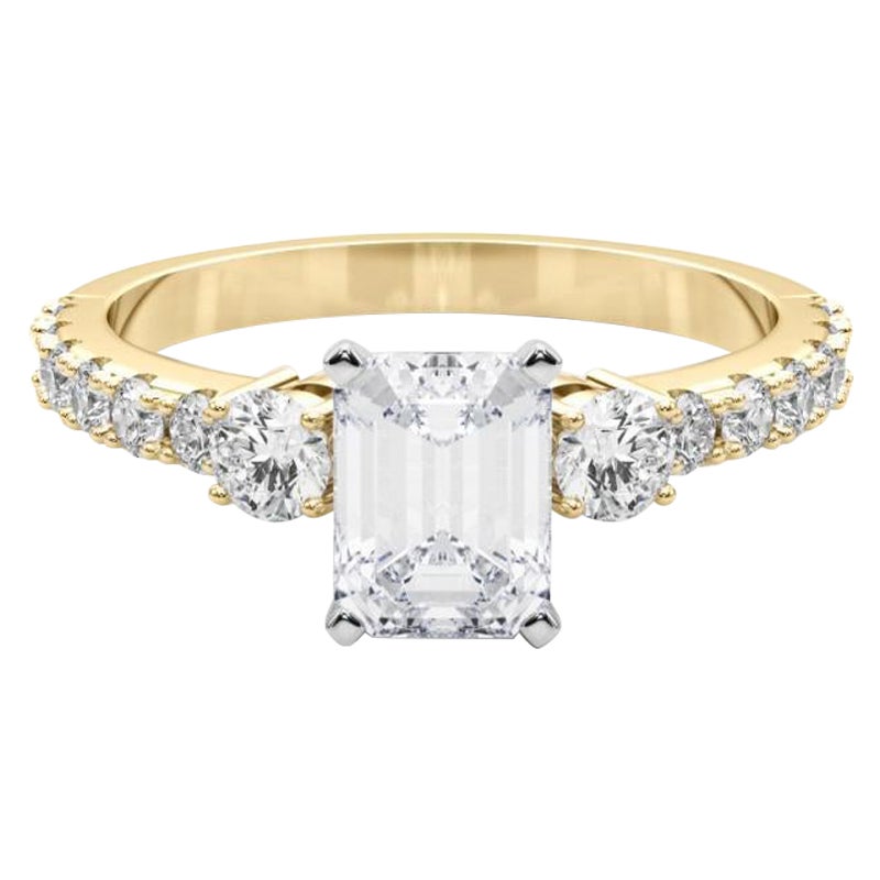 GIA 1.5ct Emerald Three-Stone with Diamond Shank 18K Yellow Gold Diamond Ring (bague à trois pierres en émeraude avec une tige en diamant)
