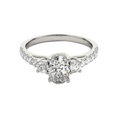 GIA 1.5ct Oval Drei-Stein Trellis Prong Pave  Diamantring