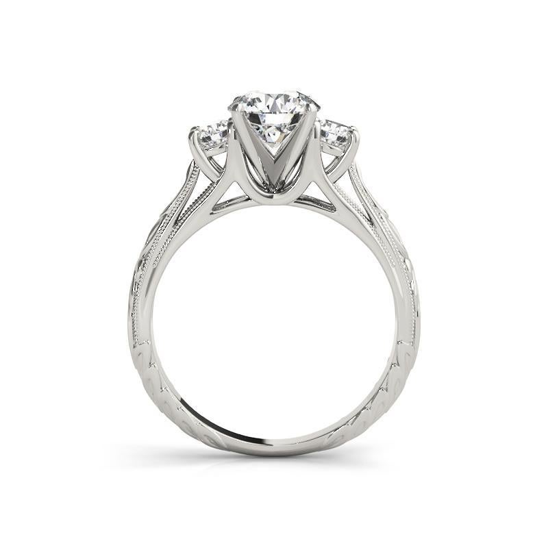 GIA 1,60 Carati Tondo a Tre Pietre Vintage con Grana  Anello con diamante In condizioni Nuovo in vendita a New York, NY