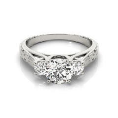 GIA 1.60 Carat Round Three-Stone Vintage Milgrain  Bague en diamant