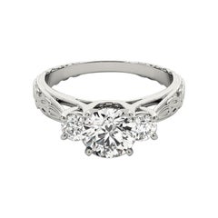 GIA 1.60 Carat Round Three-Stone Vintage Milgrain  Bague en diamant