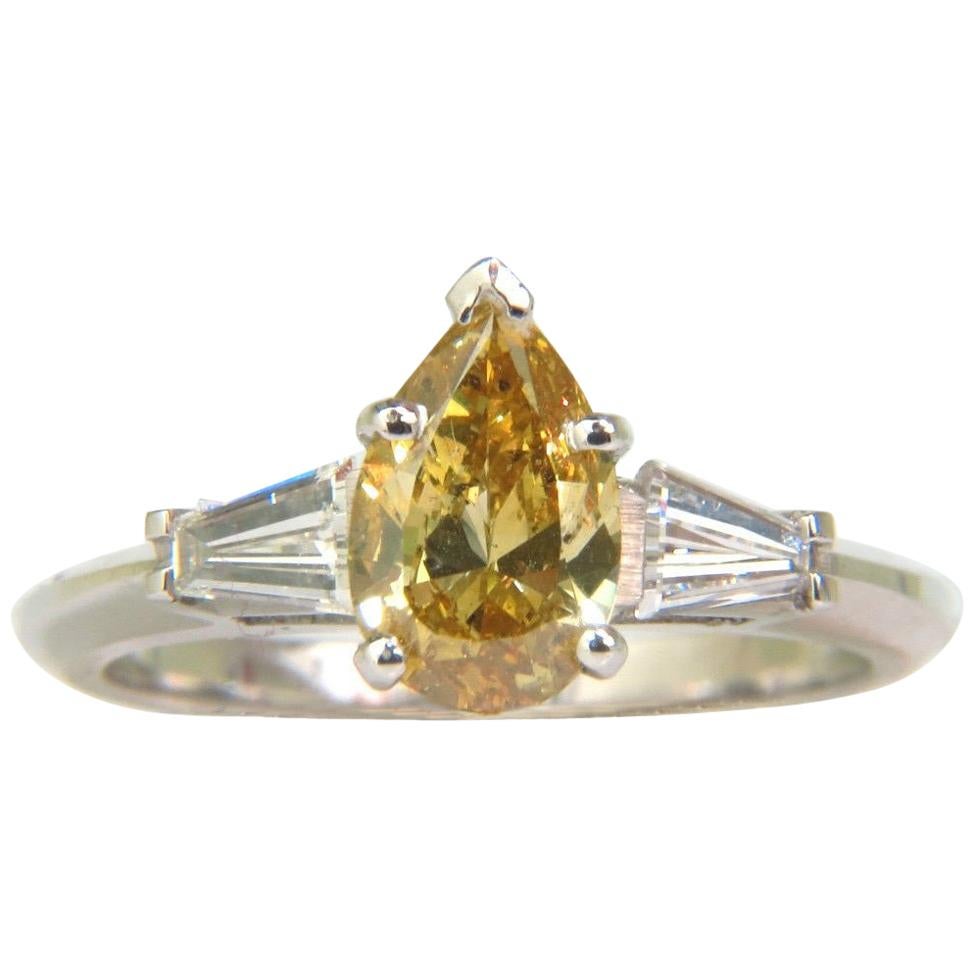 GIA 1.62 Carat Natural Fancy Yellow Diamond Ring Vivid and Clean For Sale
