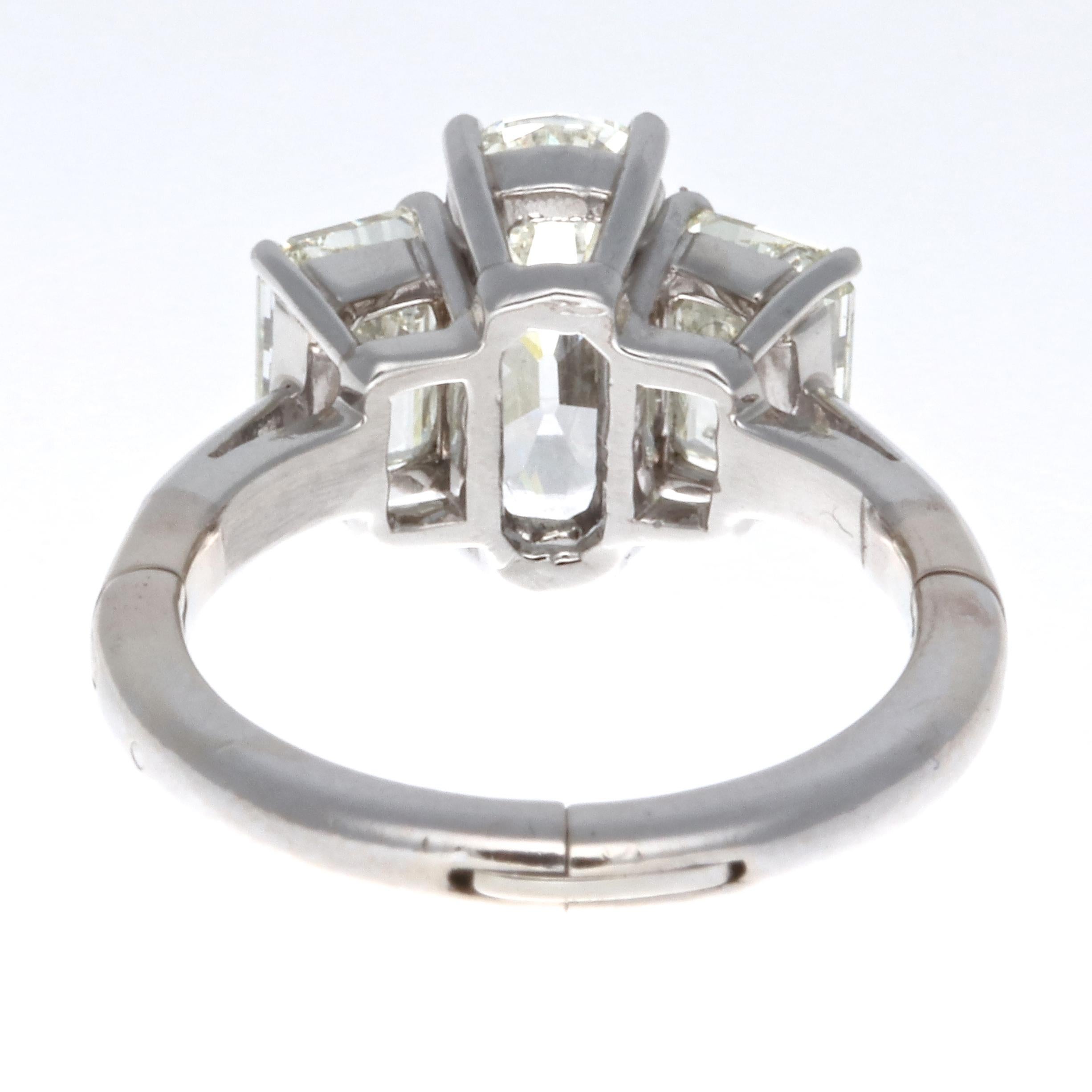 GIA 1.63 Carat Old Cushion Cut Diamond Platinum Ring In Excellent Condition In Beverly Hills, CA
