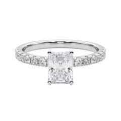 GIA 1,6ct Solitario radiante con mezza eternità in oro bianco 18 carati