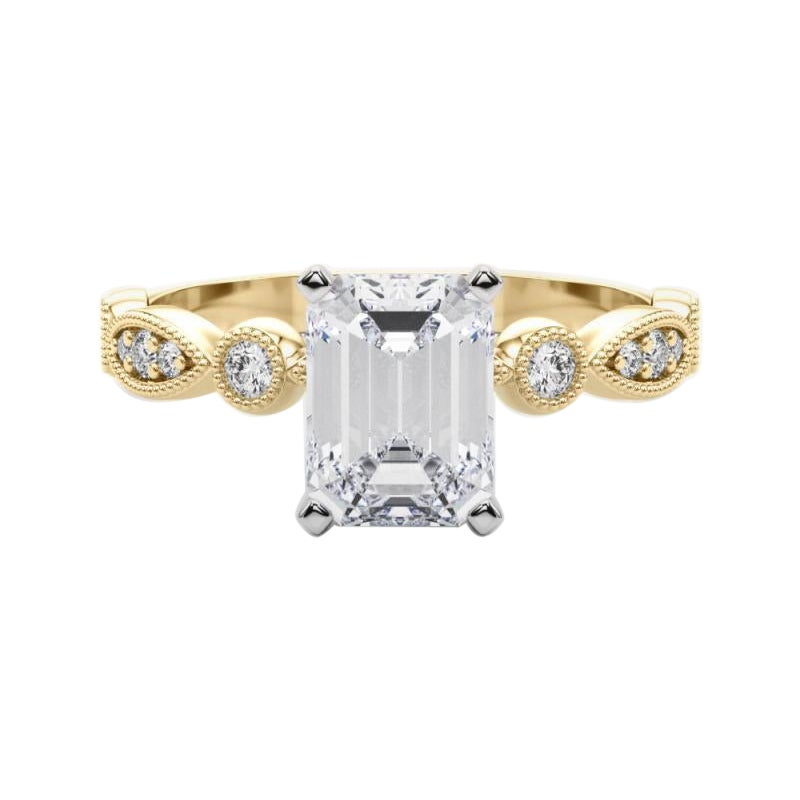 GIA 1,70ct Smeraldo Marquise e Anello rotondo con castone di diamanti in oro giallo in vendita