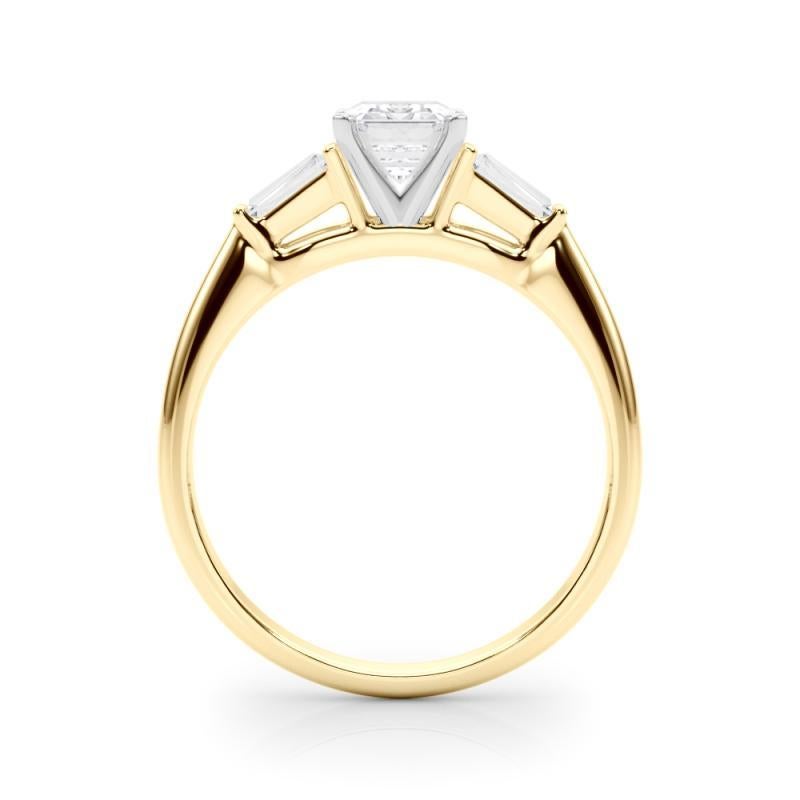 GIA 1.70ct Emerald Three-Stone Tapered Baguette 18K Yellow Gold Diamond Ring (bague à diamant en or jaune) Neuf - En vente à New York, NY