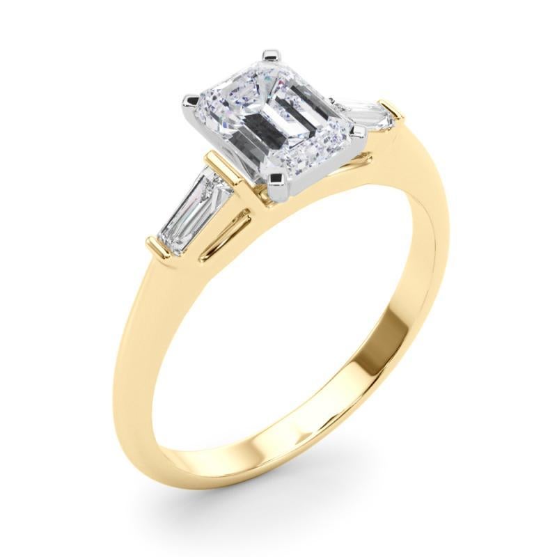 GIA 1.70ct Emerald Three-Stone Tapered Baguette 18K Yellow Gold Diamond Ring (bague à diamant en or jaune) Pour femmes en vente