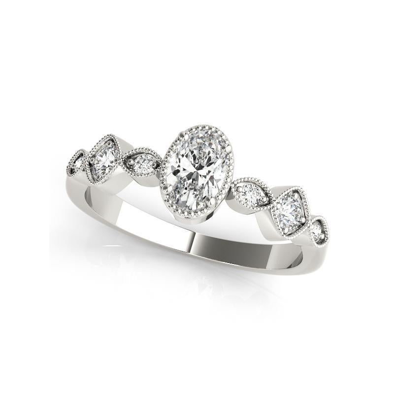 Taglio ovale GIA 1,70ct Anello di diamanti ovale con castone e pietre multiple a grana fine in oro bianco 18 carati in vendita