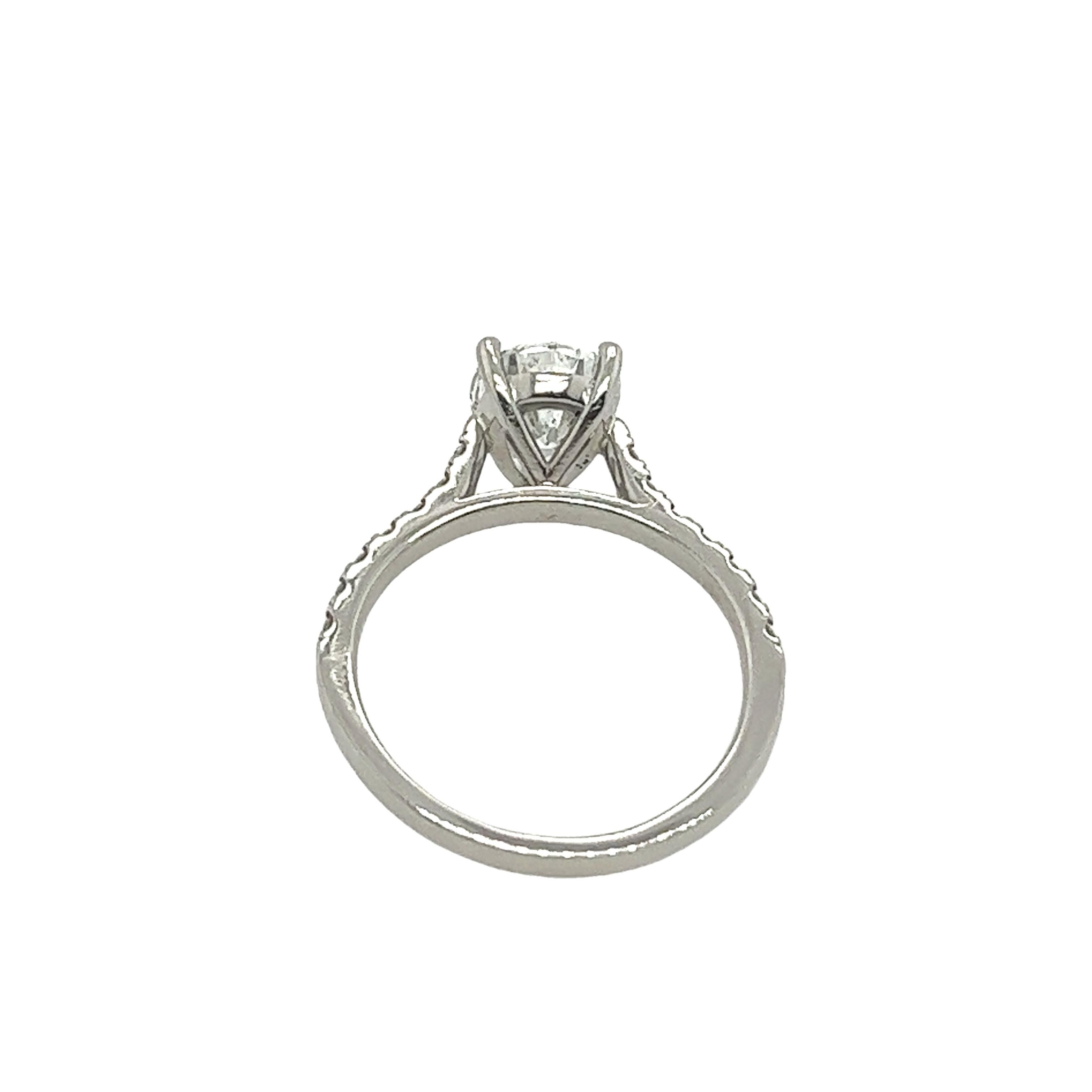 GIA 1.70ct Pear Shape Diamond Engagement Ring Set In Platinum In Excellent Condition For Sale In London, GB