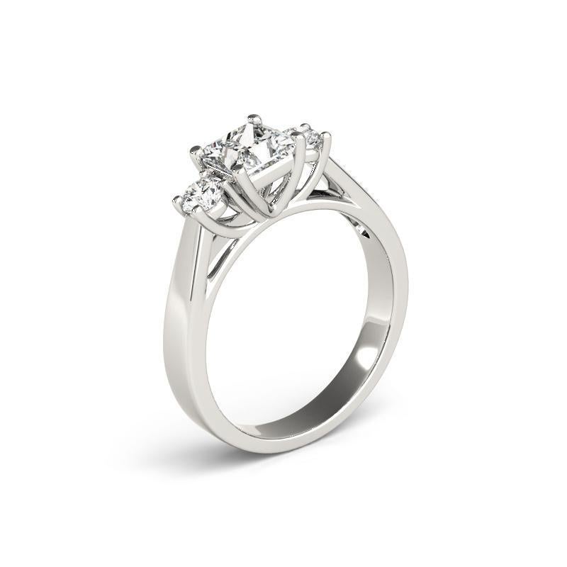 Donna GIA 1,70ct Princess 3-Stone Past, Present & Future Anello con diamanti in oro bianco 18K in vendita
