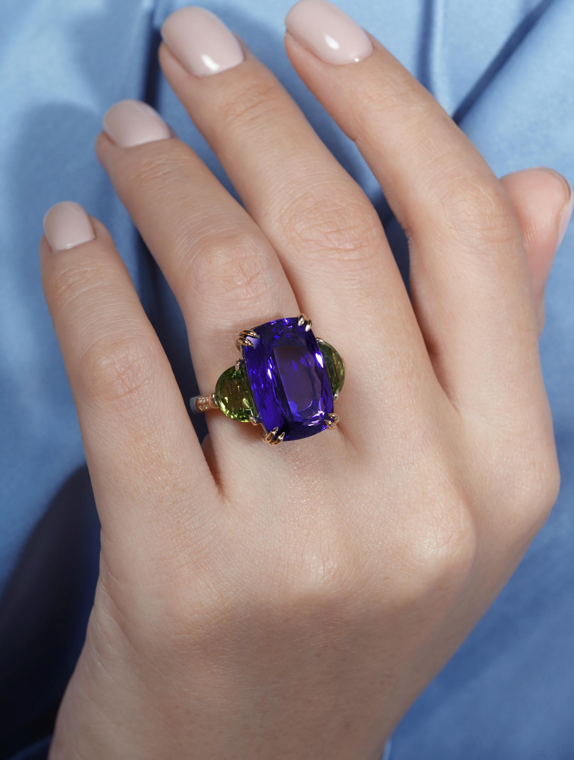 GIA 17.23ct Deep Blue Violet Cushion Tanzanite Peridot and Diamond Trilogy Ring 6