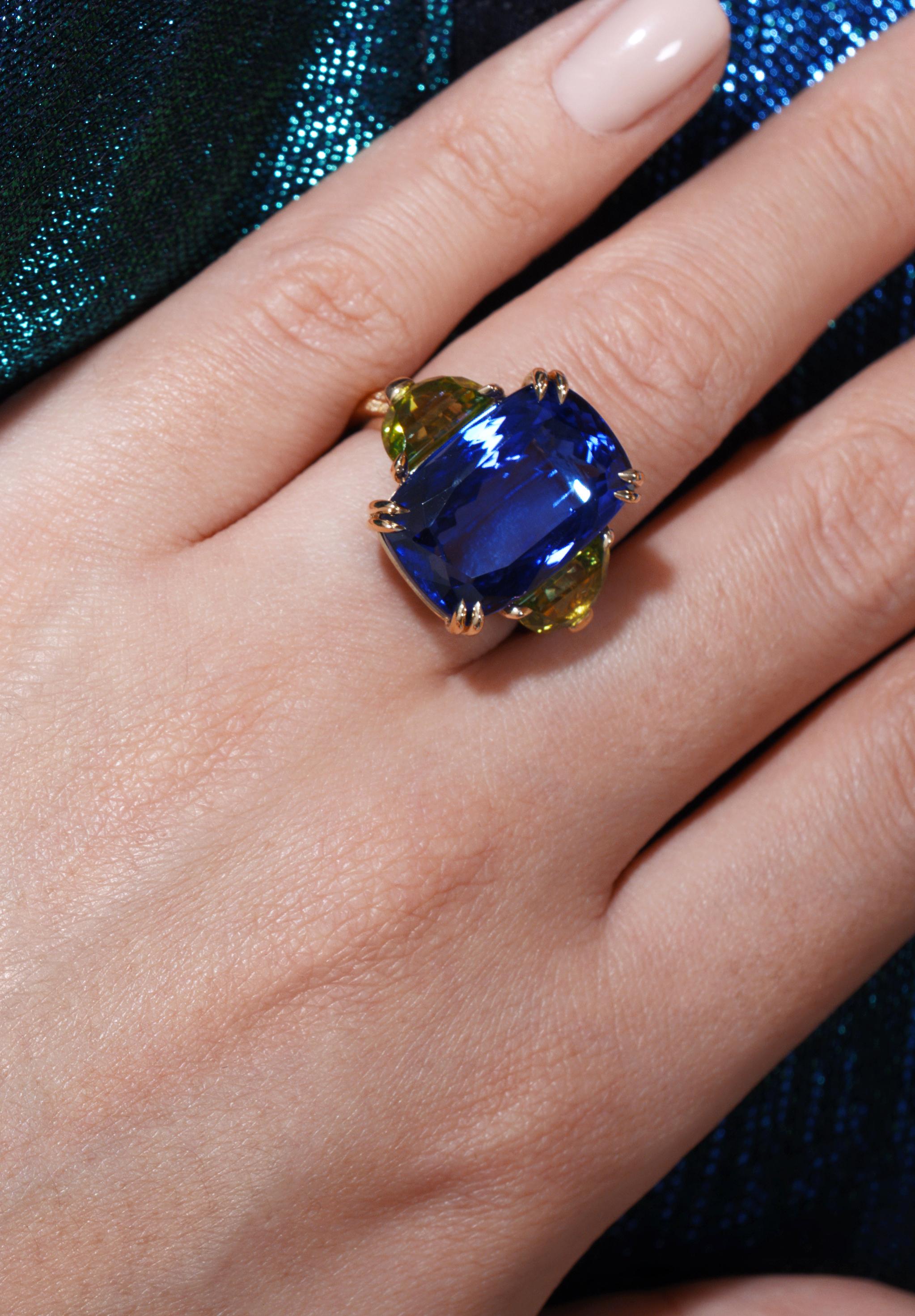 GIA 17.23ct Deep Blue Violet Cushion Tanzanite Peridot and Diamond Trilogy Ring 3