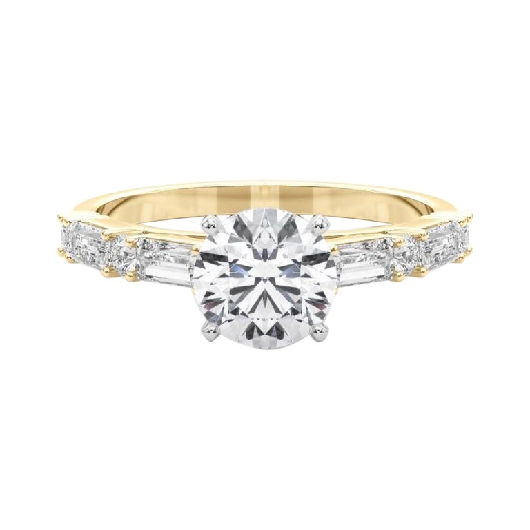 GIA 1,72ct Anello con diamanti tondi e baguette a fascia in oro giallo 18K in vendita