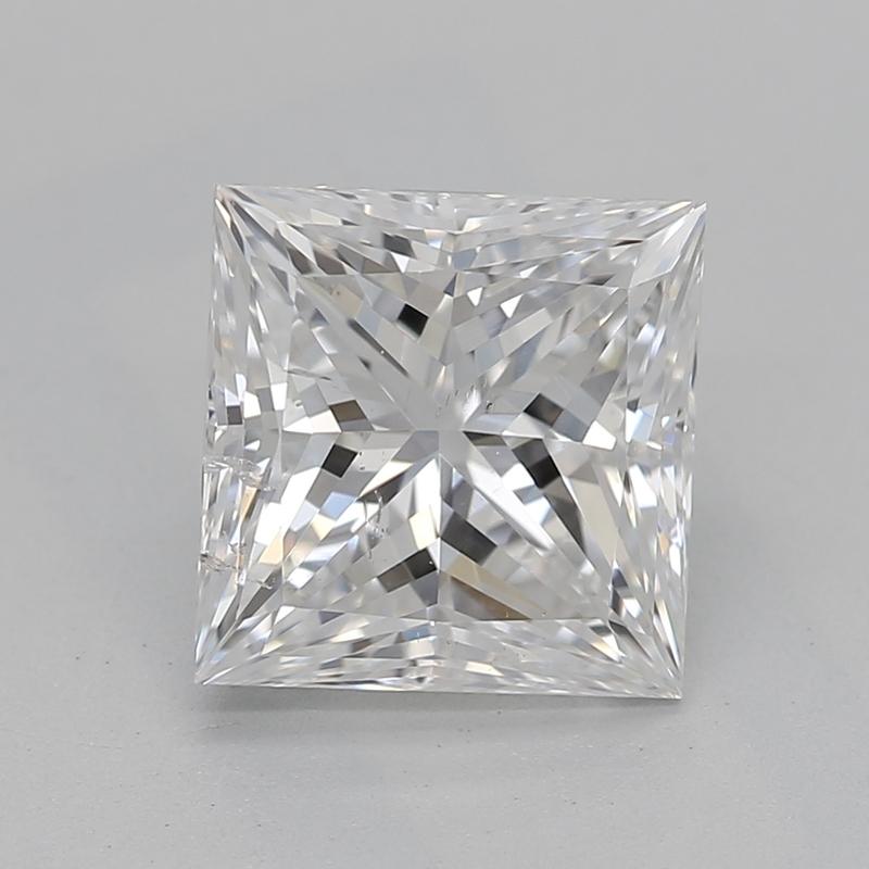 Realizzato a mano a New York, questo affascinante anello con diamante presenta una pietra centrale di un diamante princess del peso di 1,73, con una squisita D e SI2. Realizzato in lussuoso oro bianco, il design trae ispirazione dall'allure vintage