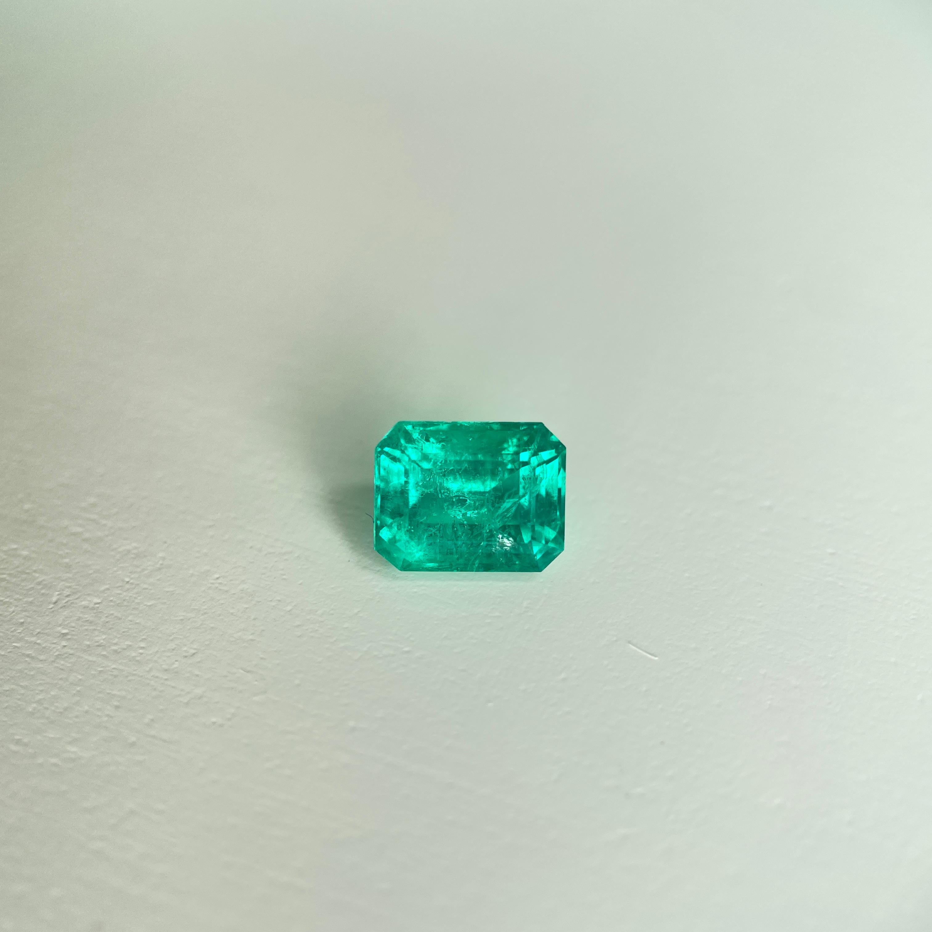 Art Déco GIA 1.75ct Colombia Emerald -Clarity Enhanced (F2)- (7.94 x 6.36 x 4.87 ) in vendita
