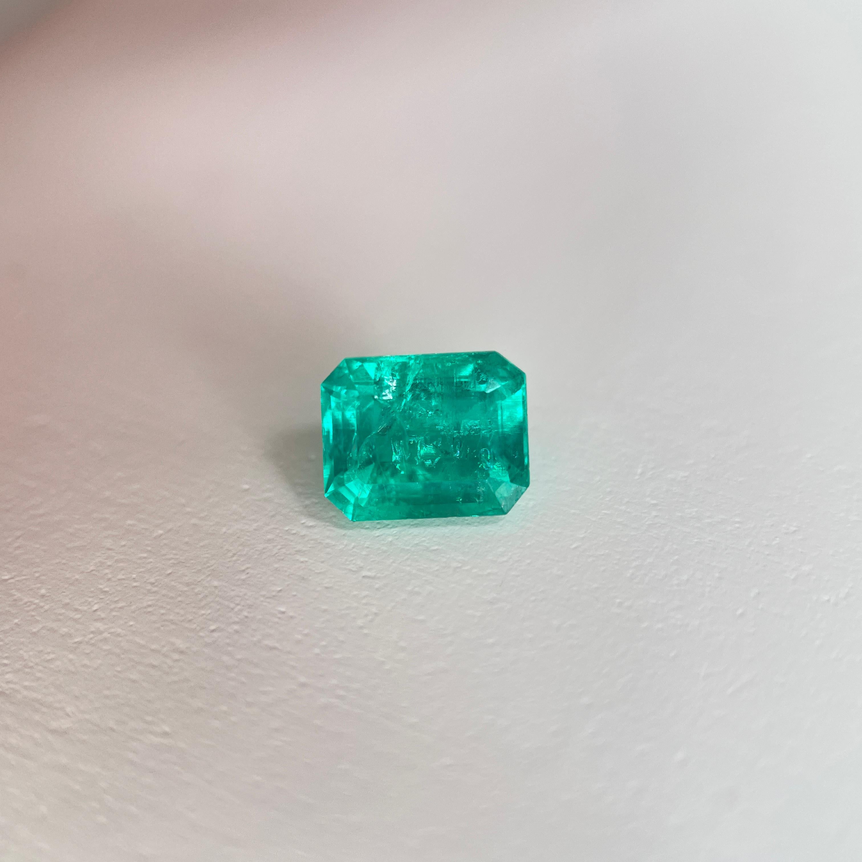 da uomo o donna GIA 1.75ct Colombia Emerald -Clarity Enhanced (F2)- (7.94 x 6.36 x 4.87 ) in vendita