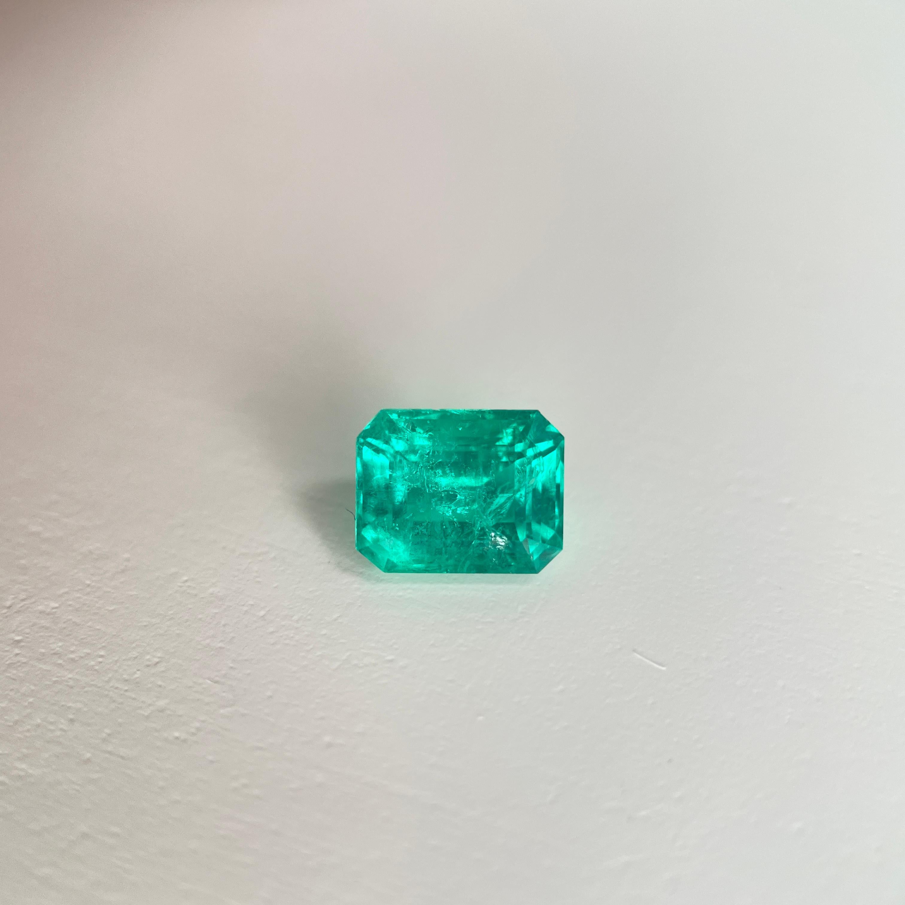 GIA 1.75ct Colombia Emerald -Clarity Enhanced (F2)- (7.94 x 6.36 x 4.87 ) in vendita 1