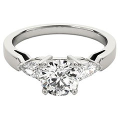 GIA 1.76 Carati Tondo Tre Pietre Est-Ovest Pera Anello con diamante