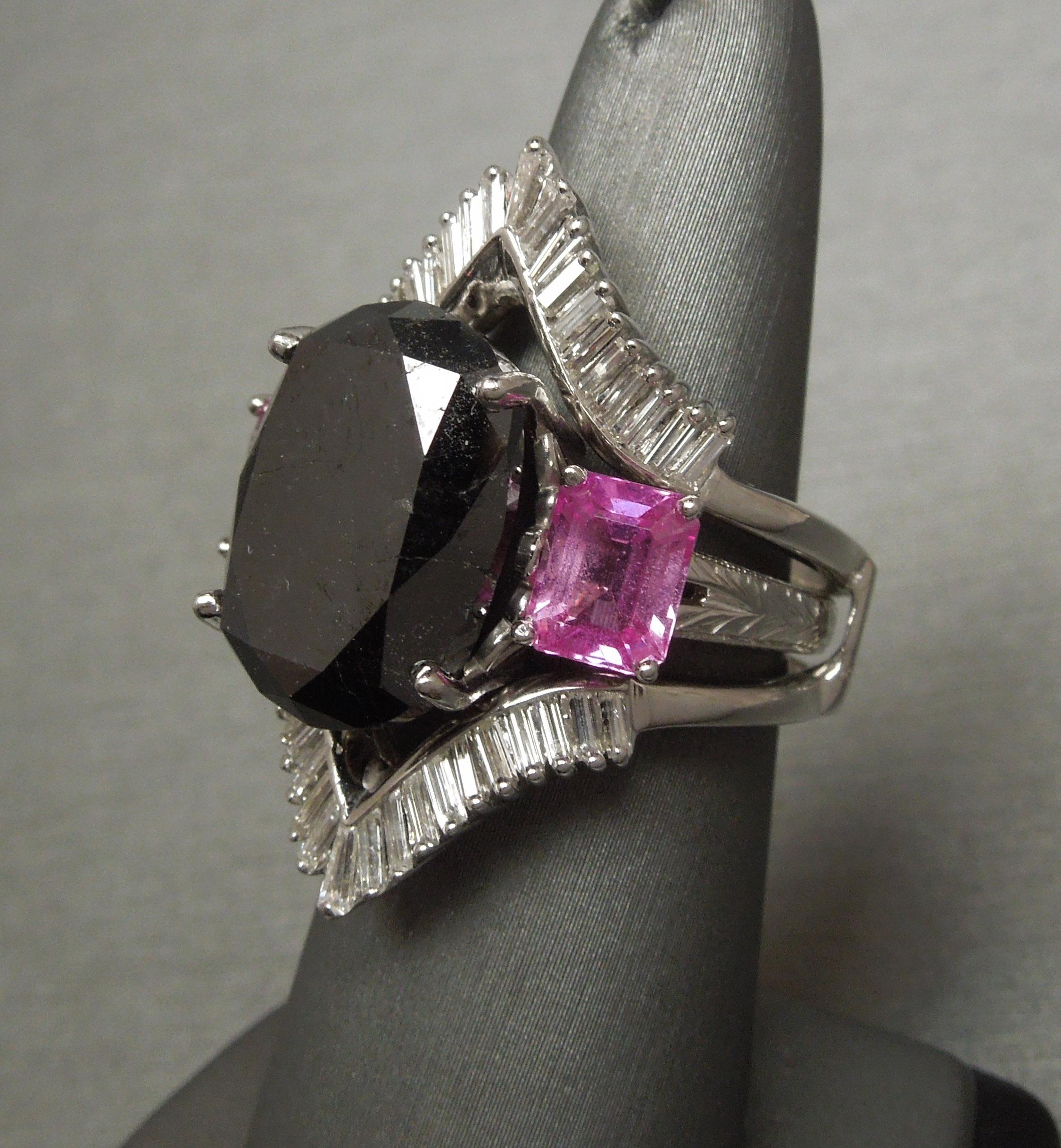 Taille ovale Bague en diamant noir et saphir rose de 17,80 carats certifié GIA en vente