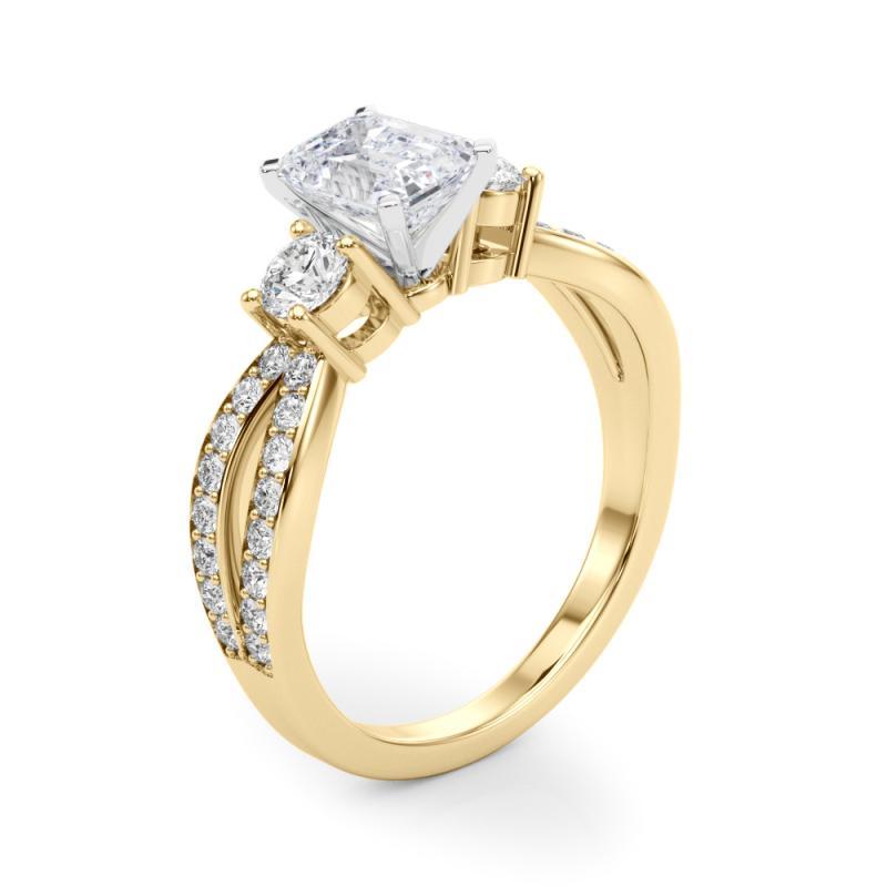 GIA Esmeralda de 1,7 ct Anillo de diamantes de oro amarillo de 18 quilates de tres piedras con vástago partido y pavé en venta 1