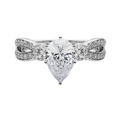 GIA 1.7ct Birne Drei-Stein Split Shank Pave  Diamantring