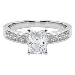 GIA 1.7ct Anello con diamante centrale radiante a canale solitario
