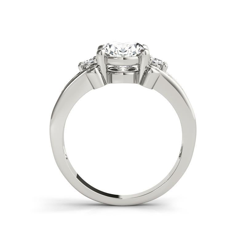 GIA 1,8 Carati Ovale a Tre Pietre con Fascetta a Corda Contorta  Anello con diamante In condizioni Nuovo in vendita a New York, NY