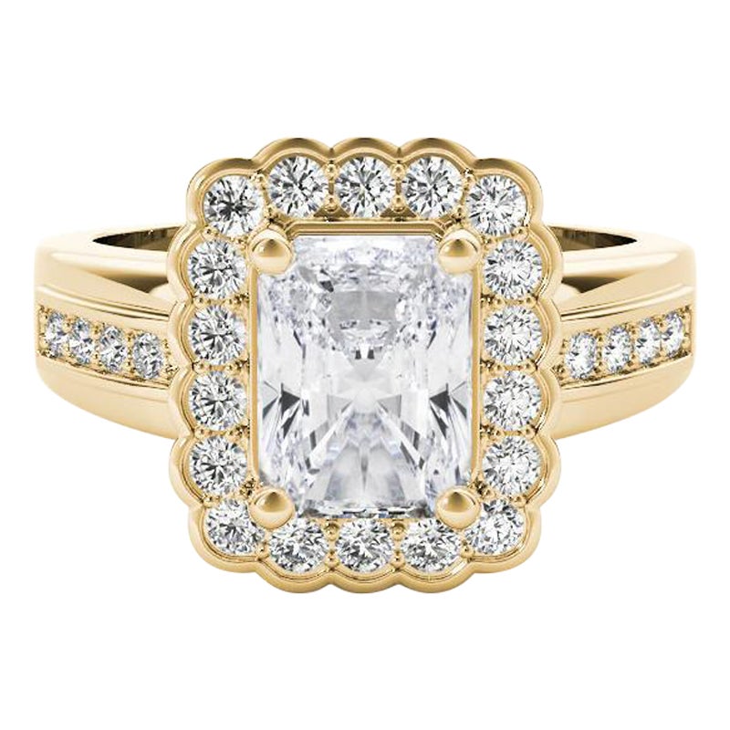 GIA 1,8 Carati Radiant Lace Flower Halo Anello vintage con diamanti in oro giallo 18 carati in vendita