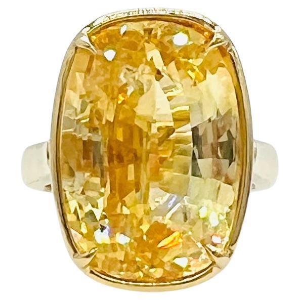 GIA 18 Karat Sri Lanka Gelber Saphir Cushion Lünette Ring in 18K Gelbgold im Angebot