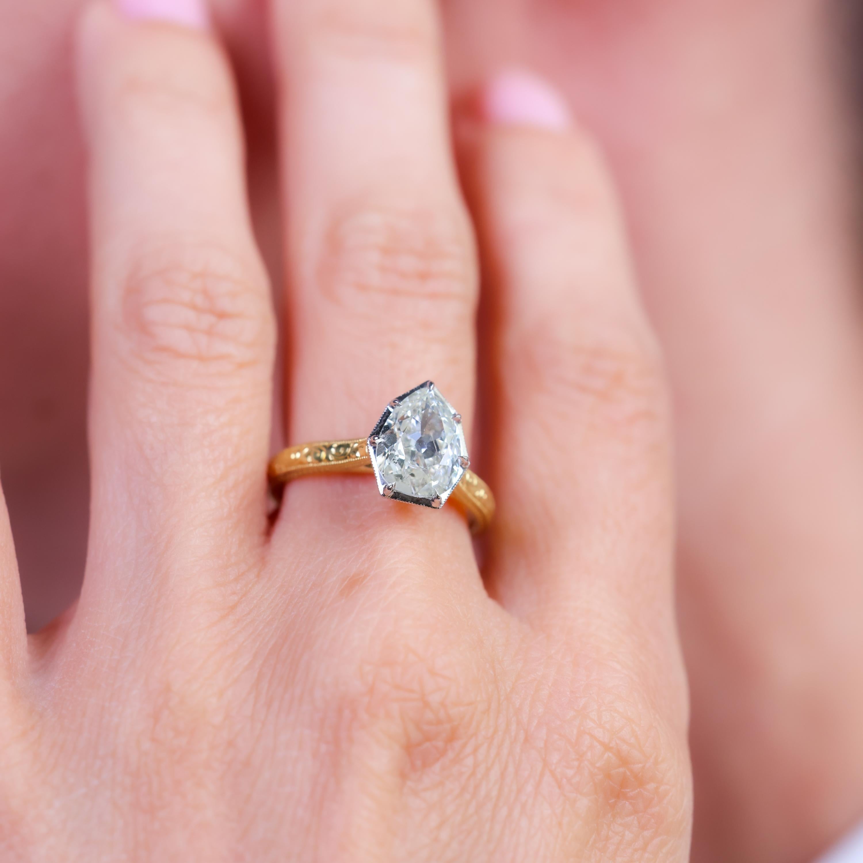 GIA 1,80 Karat Birnenschliff Diamant 18k Gelbgold Solitär Verlobungsring (Tropfenschliff)