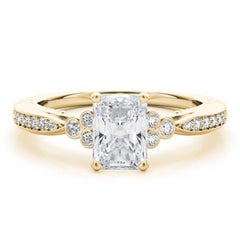 GIA 1.80ct Radiant Bezel Antique Ribbon Prong Bridge Bague diamant en or jaune